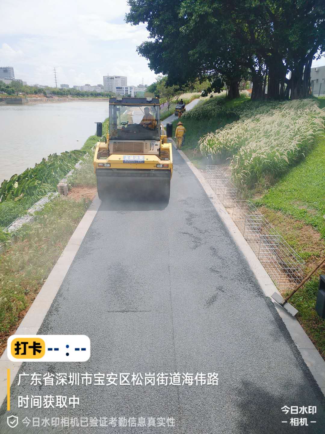 深圳宝安区松岗街道海伟路彩色路面施工项目案例